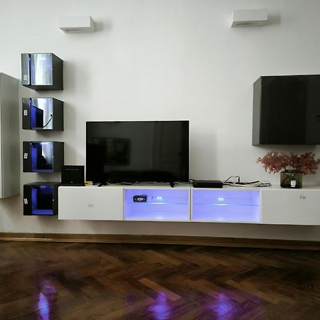 Konzul -Top Apartment, Strict Center, Parking Ösek Dış mekan fotoğraf